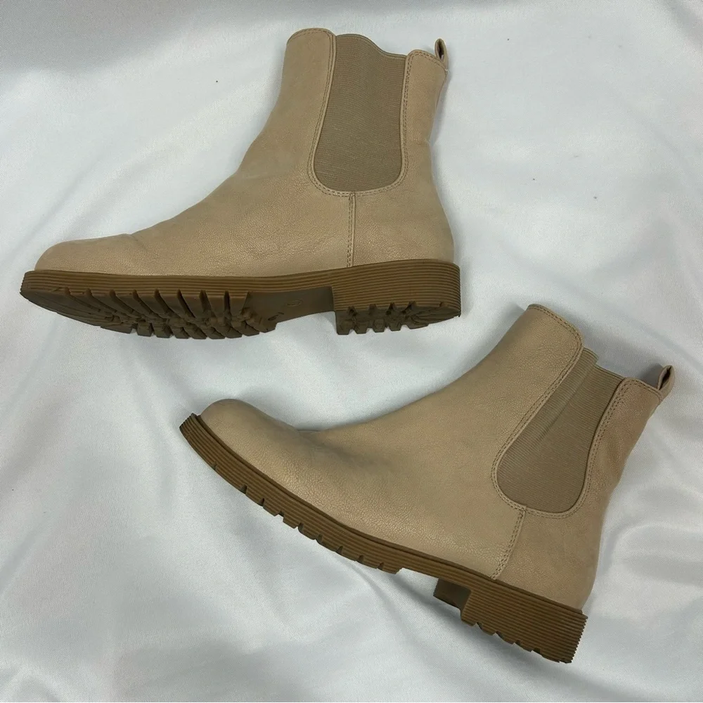 Loft | Chelsea Boots Fall Winter Beige Tan Women's Size 7.5